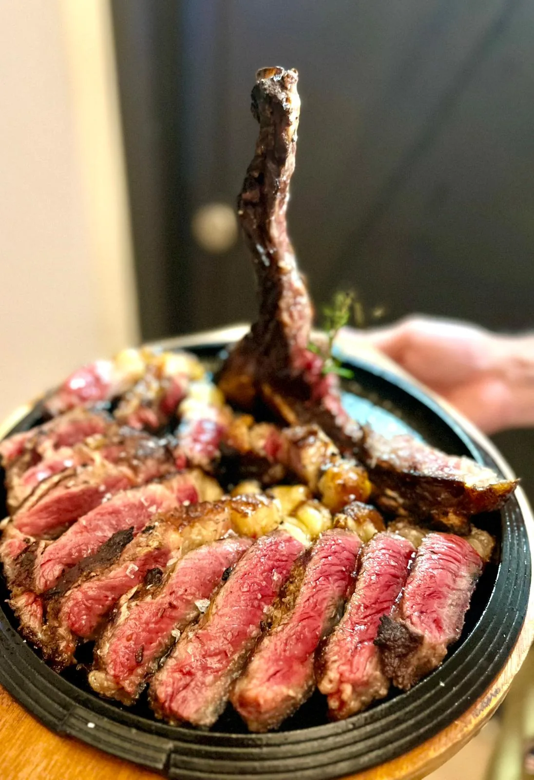 Carne premium servida en Cantina Can Olivo.